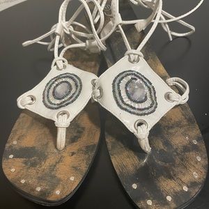 Flair Snappy white sandals,Beaded Medallion Chystal Design good condition preown